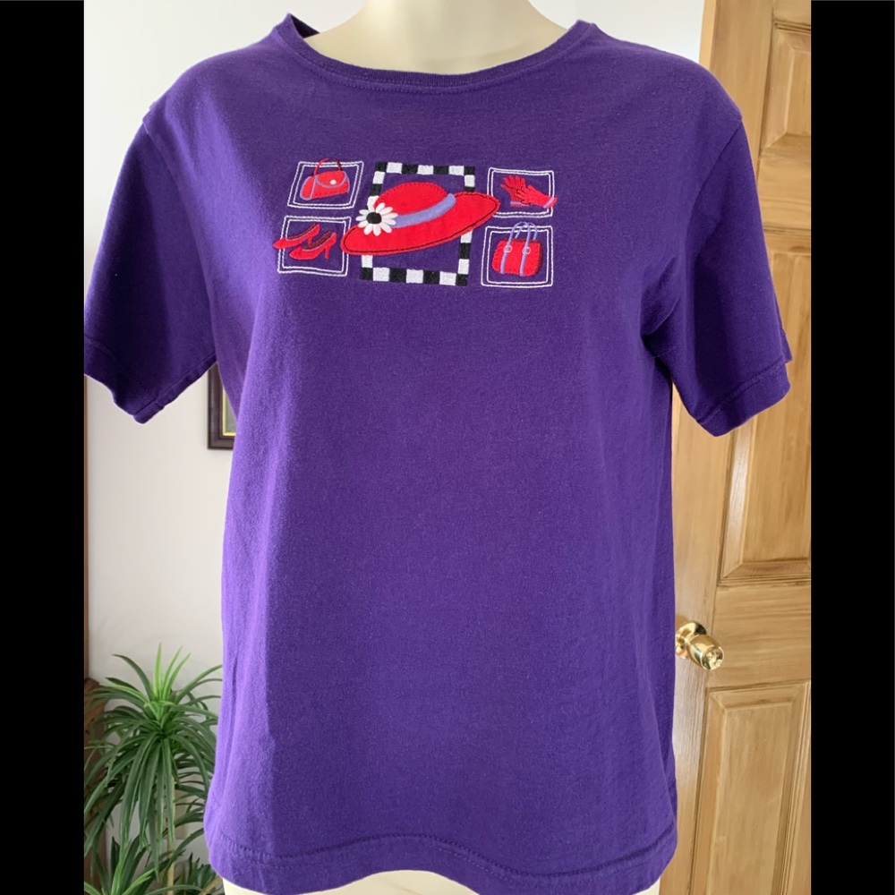 Ladies Red Hatter t-shirt. Like New